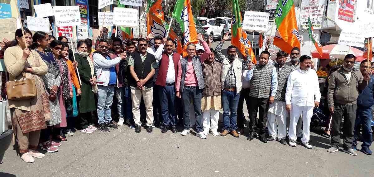 भाजपाइयों ने रैली निकालकर मुख्यमंत्री धामी का जताया आभार
