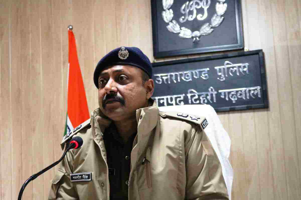 एसएसपी टिहरी ने पुलिस लाईन चंबा में ली मासिक अपराध गोष्ठी