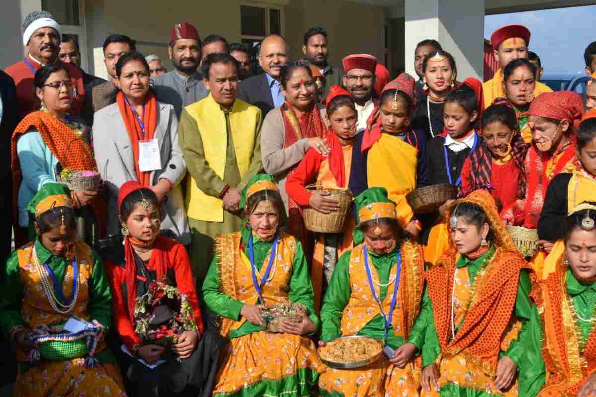 लोक पर्व फूलदेई पर भराड़ीसैंण स्थित विधान सभा भवन में जीवंत हुई लोक संस्कृति