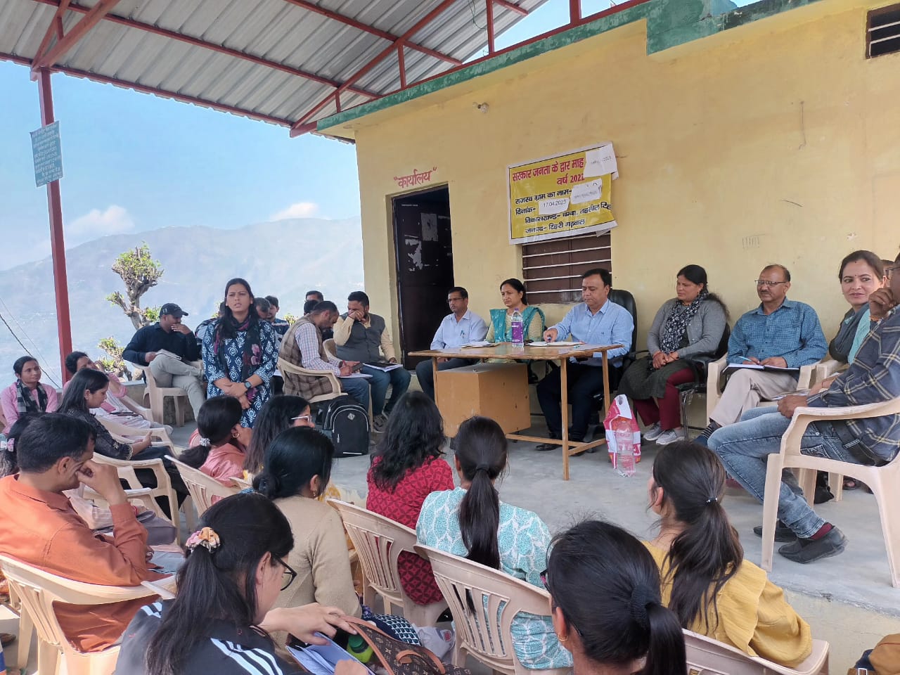 विशेष कार्याधिकारी ने पांगर, कुटठा एवं पिपली में सरकार की जन कल्याणकारी योजनाओं के बारे में ग्रामीणों से किया सीधा संवाद