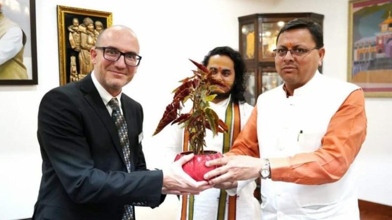 मुख्यमंत्री से मिला स्विस एजुकेशन ग्रुप का प्रतिनिधि मण्डल