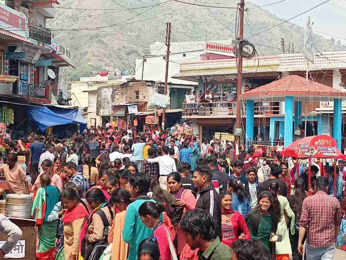 मेले में खूब उमड़ी भीड़, जमकर हुई खरीददारी