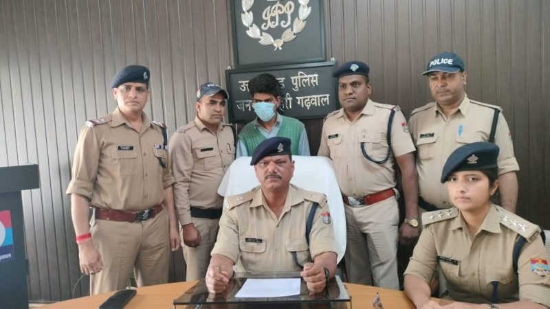 मंदिर में हुई चोरी का पुलिस ने किया खुलासा, माल समेत शातिर अभियुक्त गिरफ्तार