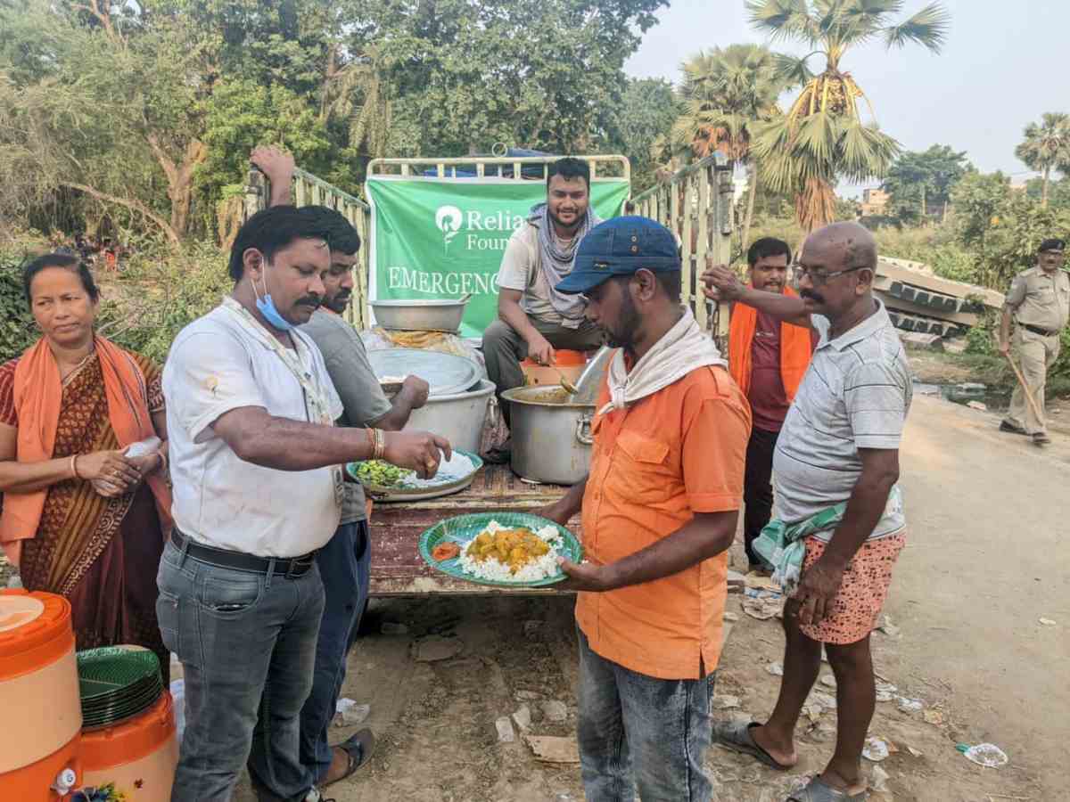 6 महीने का फ्री राशन, दवाईयां और मृतक के आश्रित को नौकरी, ओडिशा ट्रेन हादसे के पीड़ितों के लिए रिलायंस फाउंडेशन ने की कई घोषणाएं