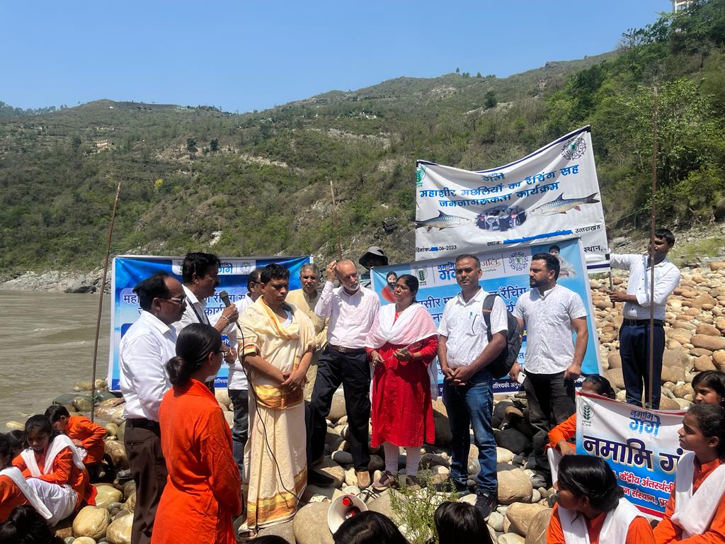 देवप्रयाग में महाशीर मछलियों का रैंचिंग सह जनजागरूकता कार्यक्रम का आयोजन