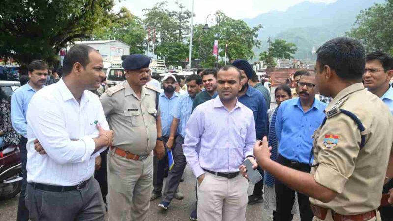 जिलाधिकारी मयूर दीक्षित ने कांवड़ यात्रा रूट/क्षेत्रों का स्थलीय निरीक्षण कर दिए आवश्यक दिशा निर्देश