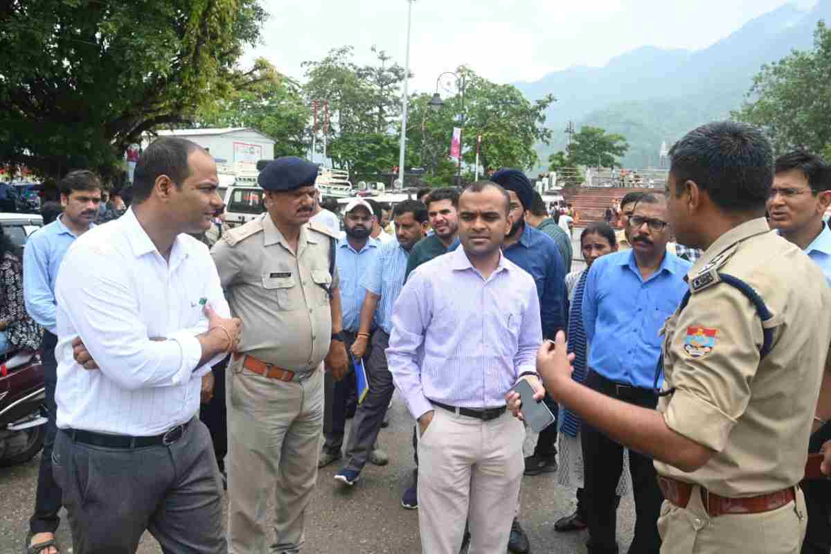 जिलाधिकारी मयूर दीक्षित ने कांवड़ यात्रा रूट/क्षेत्रों का स्थलीय निरीक्षण कर दिए आवश्यक दिशा निर्देश