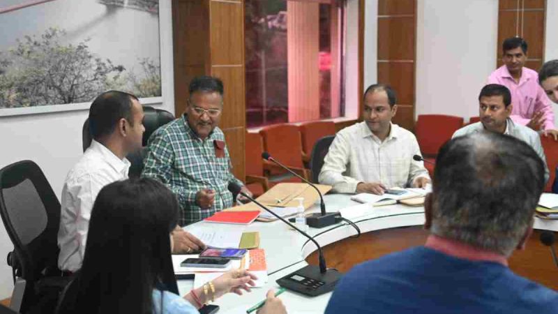 सचिव भाषा विभाग, उत्तराखण्ड शासन विनोद प्रसाद रतू़ड़ी ने ली समीक्षा बैठक