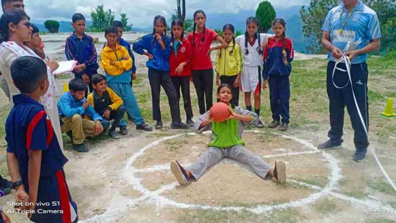 मुख्यमंत्री उदीयमान खिलाडी उन्नयन योजना के अन्तर्गत न्याय पंचायत स्तरों में चयन ट्रायल्स के दूसरे दिन 1865 बालक तथा 1488 बालिकाओं ने  किया प्रतिभाग