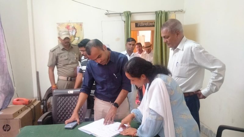 जिलाधिकारी मयूर दीक्षित ने तहसील कार्यालय कीर्तिनगर के स्थलीय निरीक्षण के दौरान दिए आवश्यक दिशा निर्देश