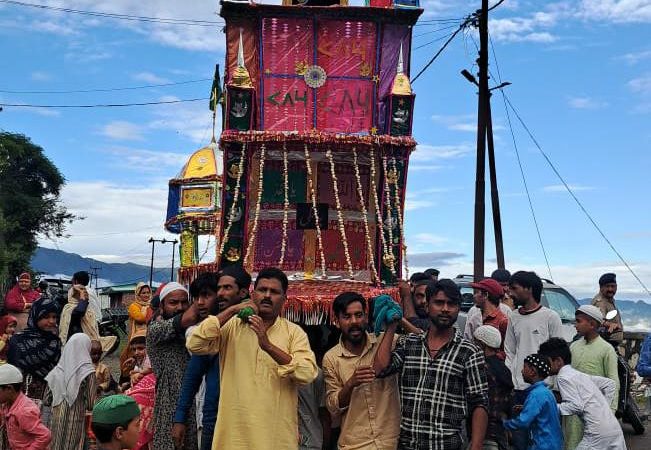 टिहरी में मुस्लिमो ने मोहर्रम का त्यौहार मना कर किया नवास ए रसूल इमाम हुसैन को याद, ताजिए निकाले गए