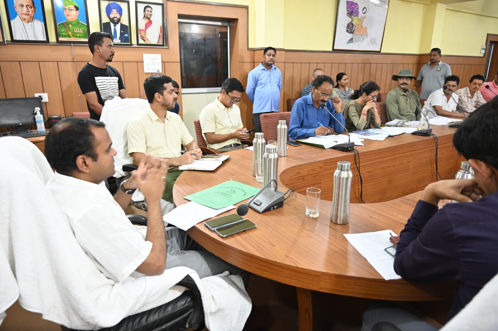 डीएम ने गंगा नदी राफ्टिंग प्रबन्धन समिति की बैठक में दिए ये अहम निर्देश
