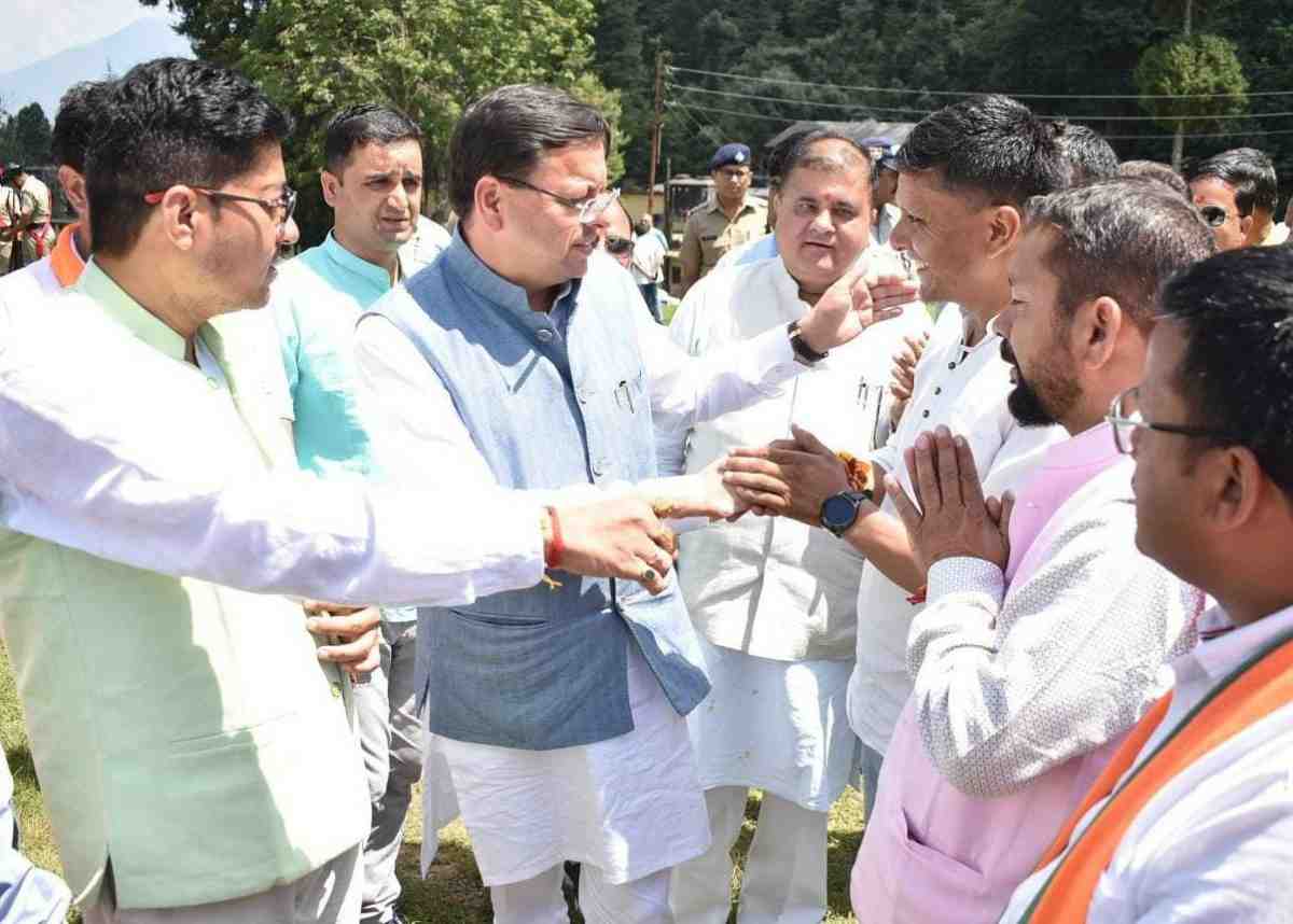 मुख्यमंत्री श्री पुष्कर सिंह धामी ने चमोली में अतिवृष्टि से प्रभावित क्षेत्रों का एरियल सर्वेक्षण कर हालातों का जायजा लिया