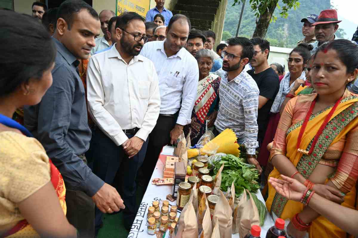 जिलाधिकारी की अध्यक्षता में आयोजित बहुद्देशीय शिविर में 112 शिकायतें दर्ज