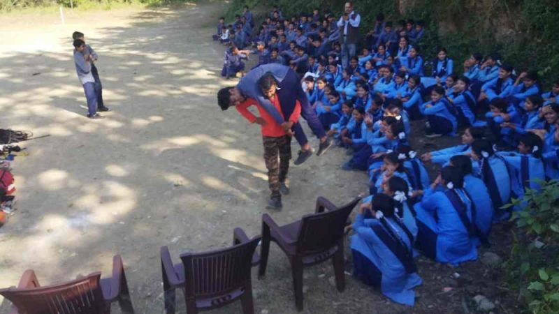 जनपद आपदा प्रबंधन ने विभिन्न विद्यालयों में चलाया जन जागरूकता अभियान