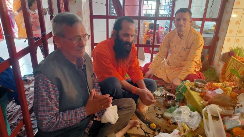 ज्वालपा देवी मंदिर में सैकड़ों भक्तों ने पहुंचकर मत्था टेका, लिया मां का आशीर्वाद