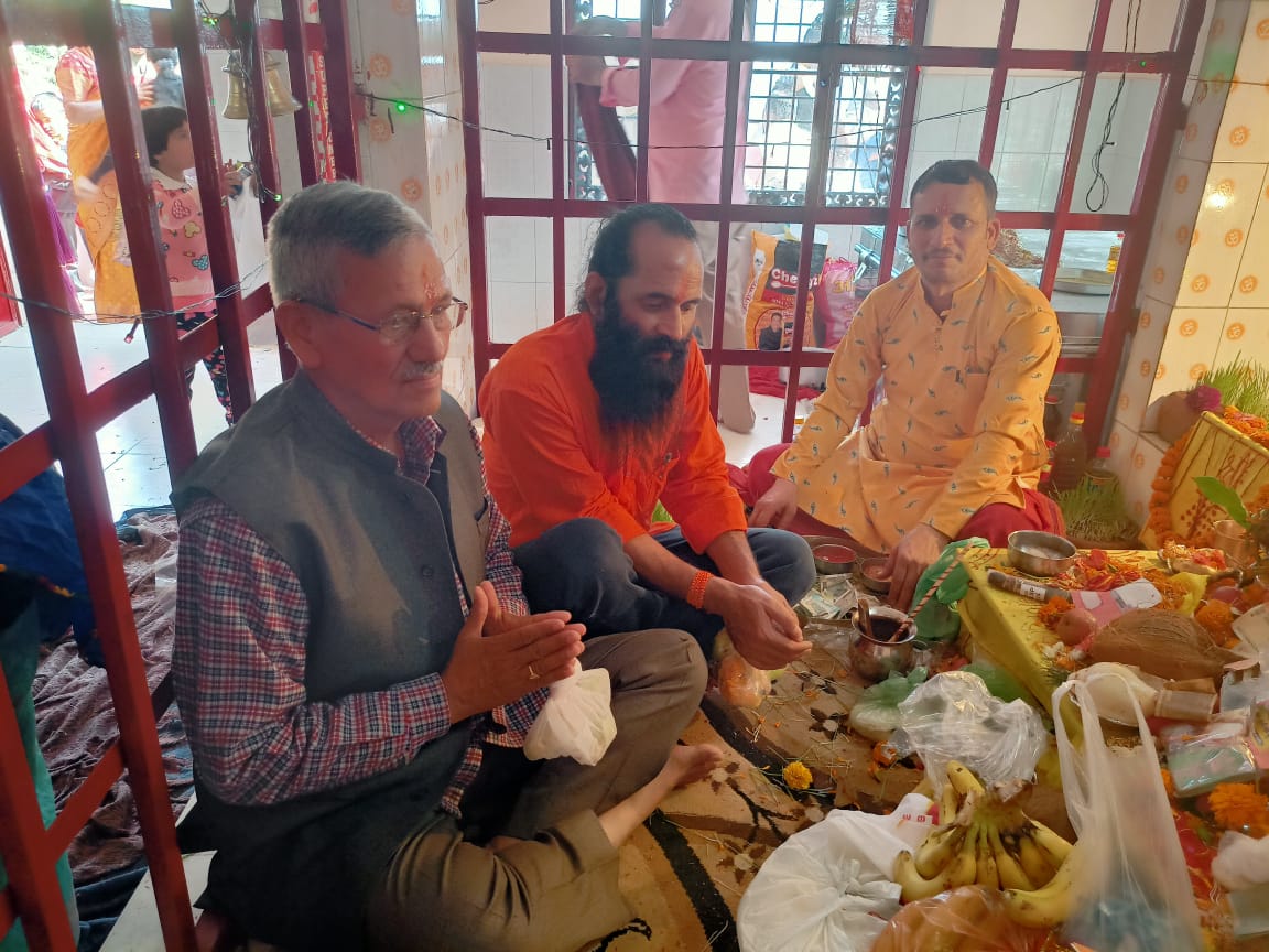 ज्वालपा देवी मंदिर में सैकड़ों भक्तों ने पहुंचकर मत्था टेका, लिया मां का आशीर्वाद