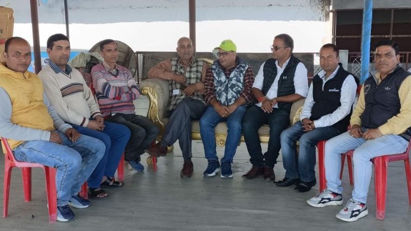 पत्रकार से अभद्रता करने वाला एसआई हो बर्खास्त