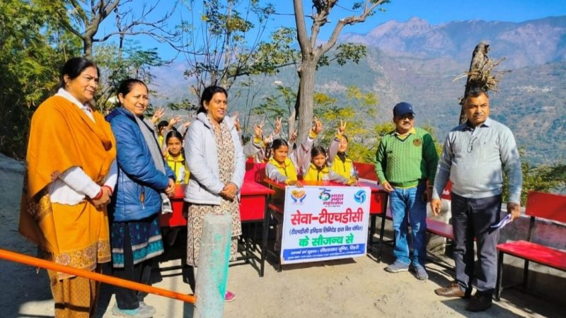 पिपोला खास में दो विद्यालयों को THDC ने CSR मद से उपलब्ध कराया फर्नीचर- शांति भट्ट
