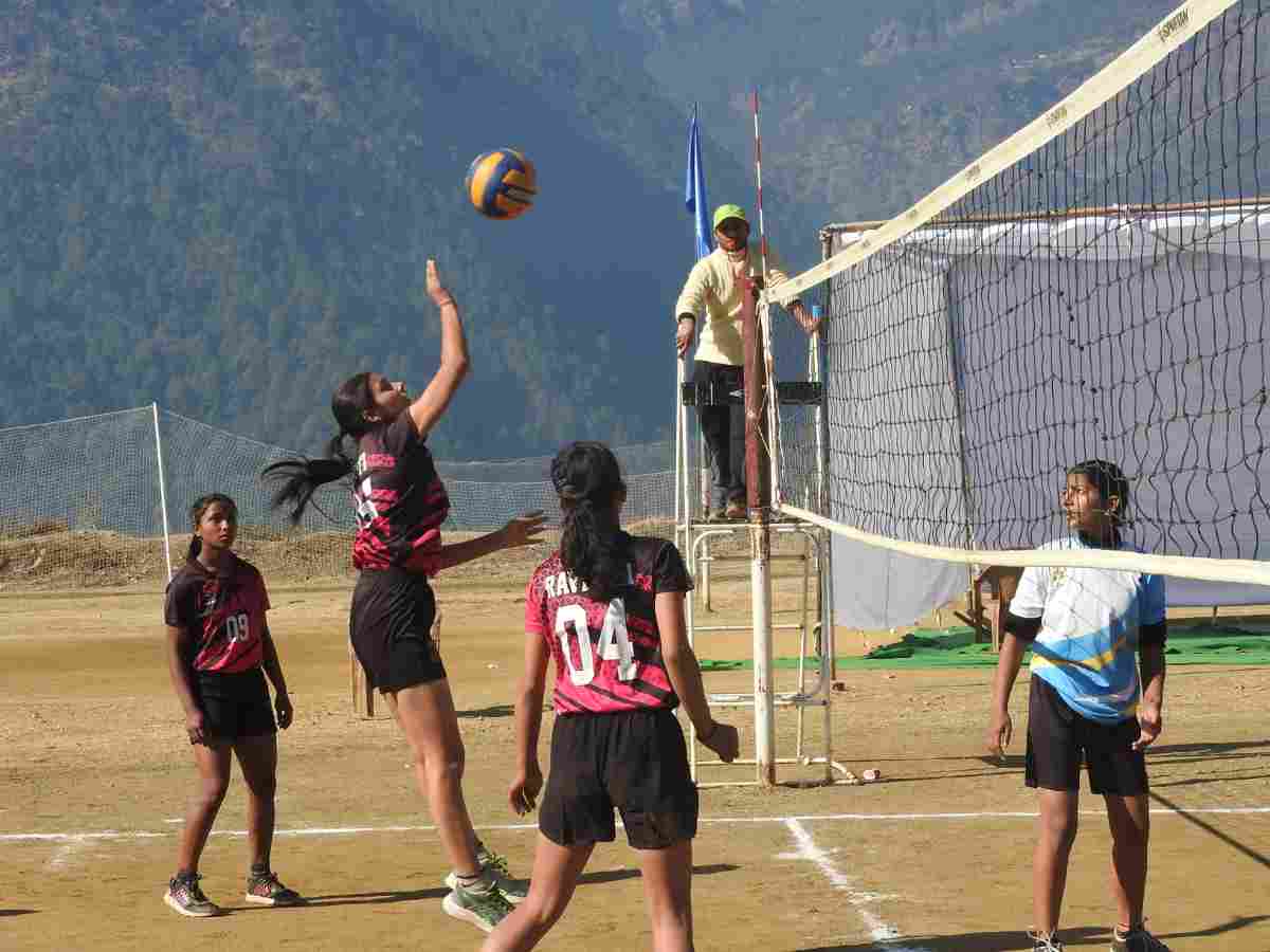 चार दिवसीय राज्य आमंत्रण वालीबॉल प्रतियोगिता के तीसरे दिन इन टीमों ने मारी बाजी