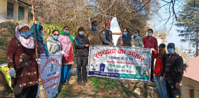 रामलला की प्राण प्रतिष्ठा के अवसर पर सजे मंदिर, भजन कीर्तन का आयोजन