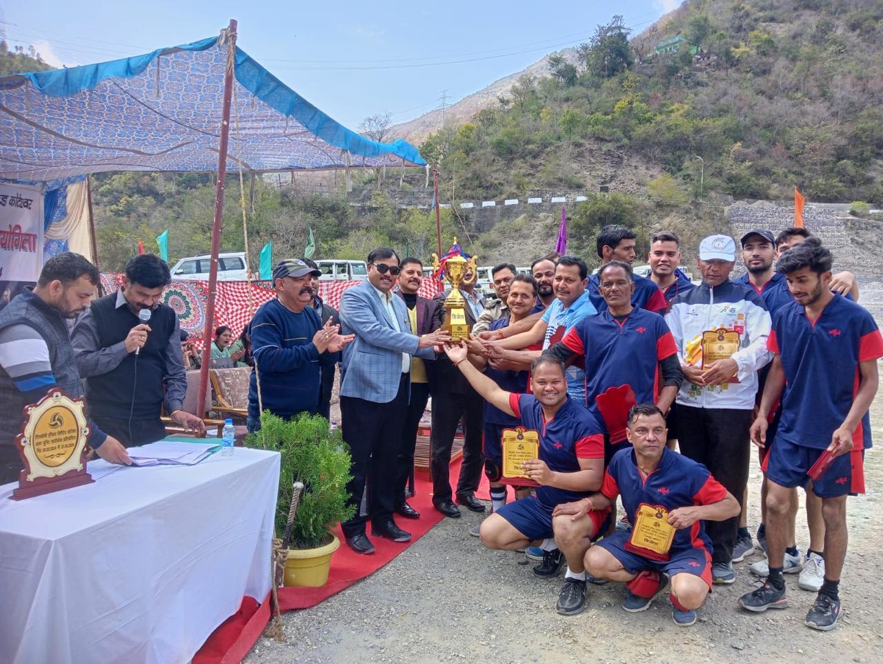 कोटेश्वर परियोजना में आयोजित वॅाली-बॉल प्रतियोगिता में टीएचडीसी टिहरी की टीम रही विजेता
