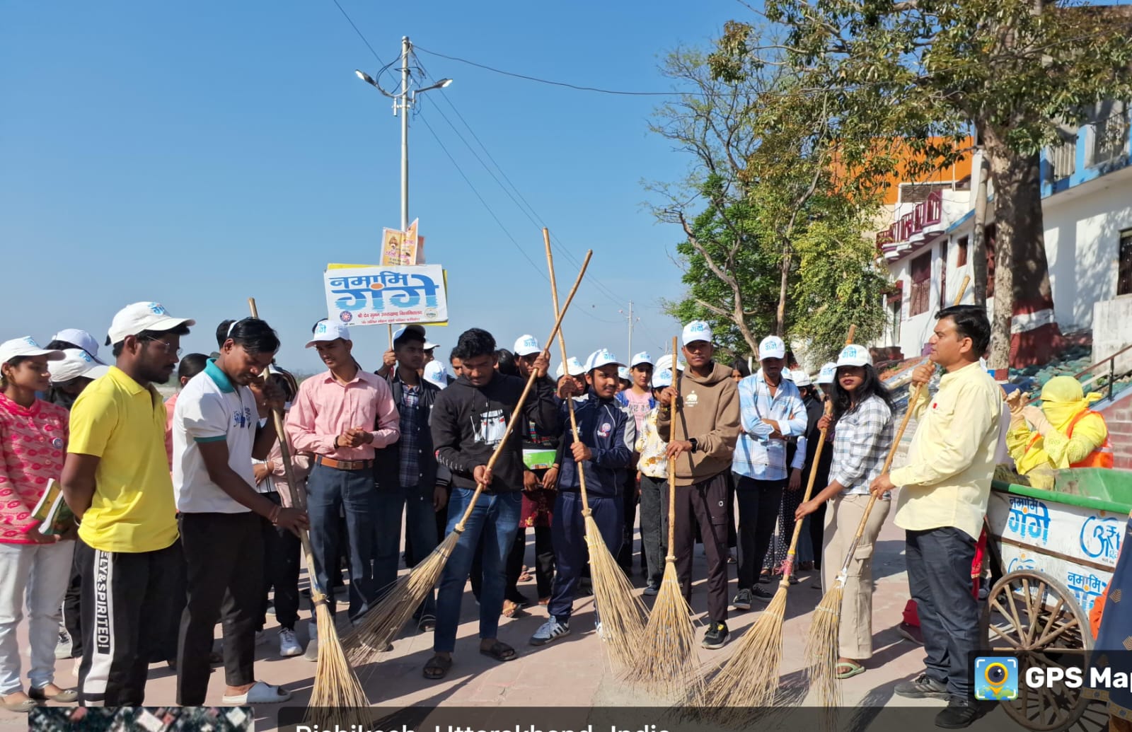 स्वच्छता अभियान चलाकर दिया स्वच्छ रहने का संदेश