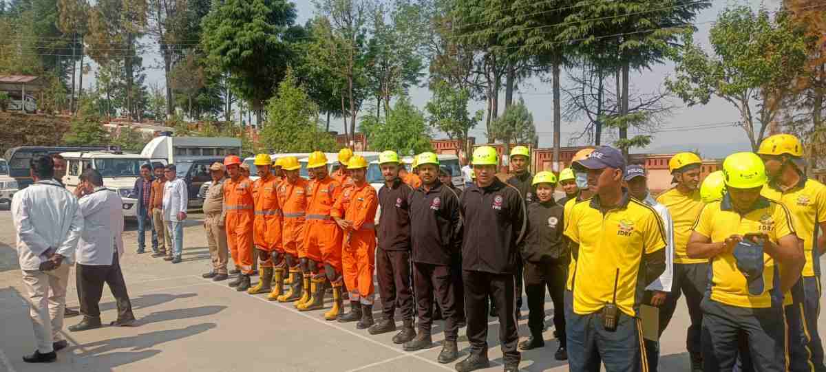 आगामी चारधाम यात्रा के सफल संचालन हेतु पुलिस, फायर सर्विस एंव जिला प्रशासन द्वारा किया गया मॉक ड्रिल