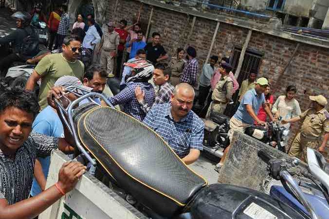 थाना मुनि की रेती में यातायात बाधित करने वालों के खिलाफ अभियान: 14 वाहन किए सीज तो 47 के काटे चालान