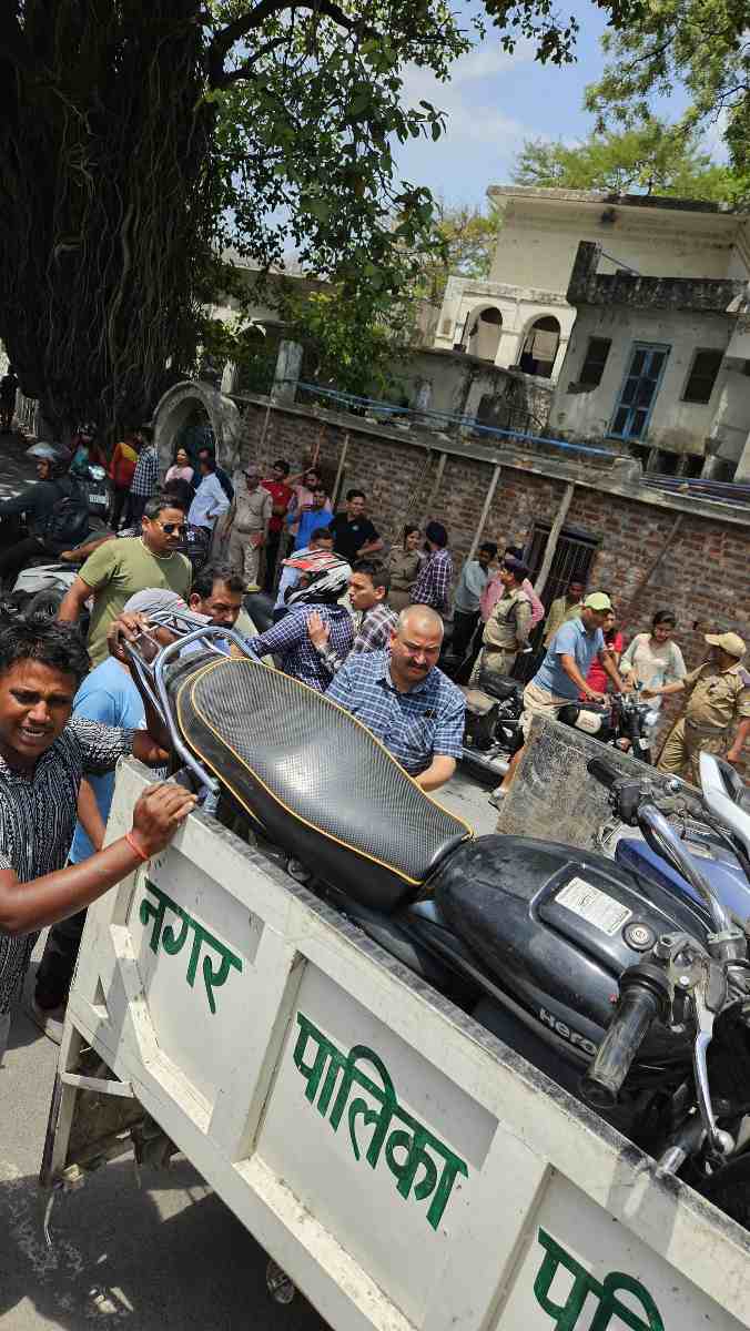 थाना मुनि की रेती में यातायात बाधित करने वालों के खिलाफ अभियान: 14 वाहन किए सीज तो 47 के काटे चालान