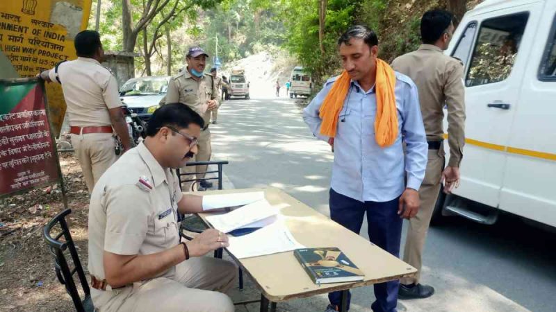 चारधाम यात्रा के दृष्टिगत टिहरी पुलिस ने चलाया चेकिंग अभियान