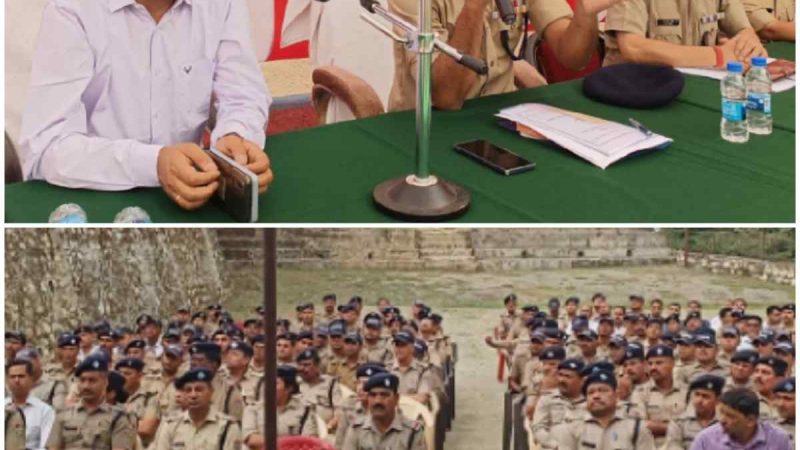 मतगणना ड्यूटी में लगे पुलिस फोर्स को डीएम और एसएसपी टिहरी गढ़वाल ने किया ब्रीफिंग
