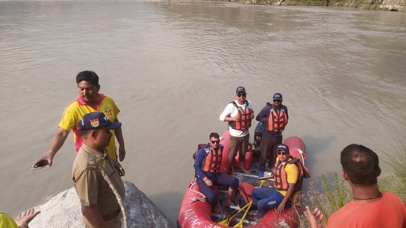 लकड़ी लेने नदी की तरफ गई गुमशुदा बालिका की तलाश को पुलिस ने चलाया सर्च अभियान