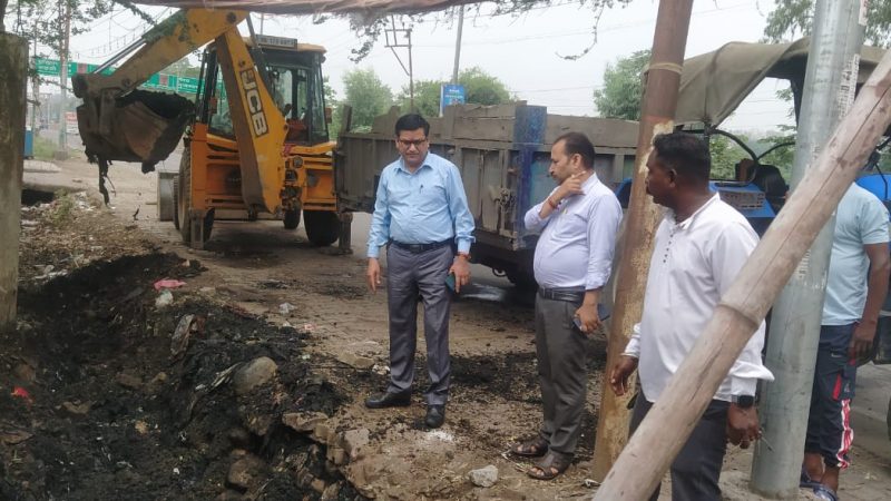 ऋषिकेश में मानसून की तैयारियों के तहत नालों की सफाई अभियान तेज