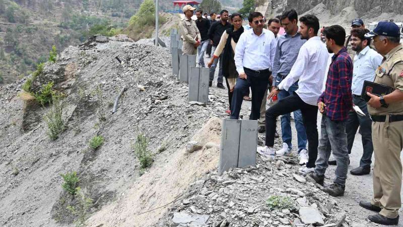 एडीएम ने किया एनएच-94 का स्थलीय निरीक्षण: मानसून से पहले सड़क सुरक्षा कार्यों पर दिया जोर