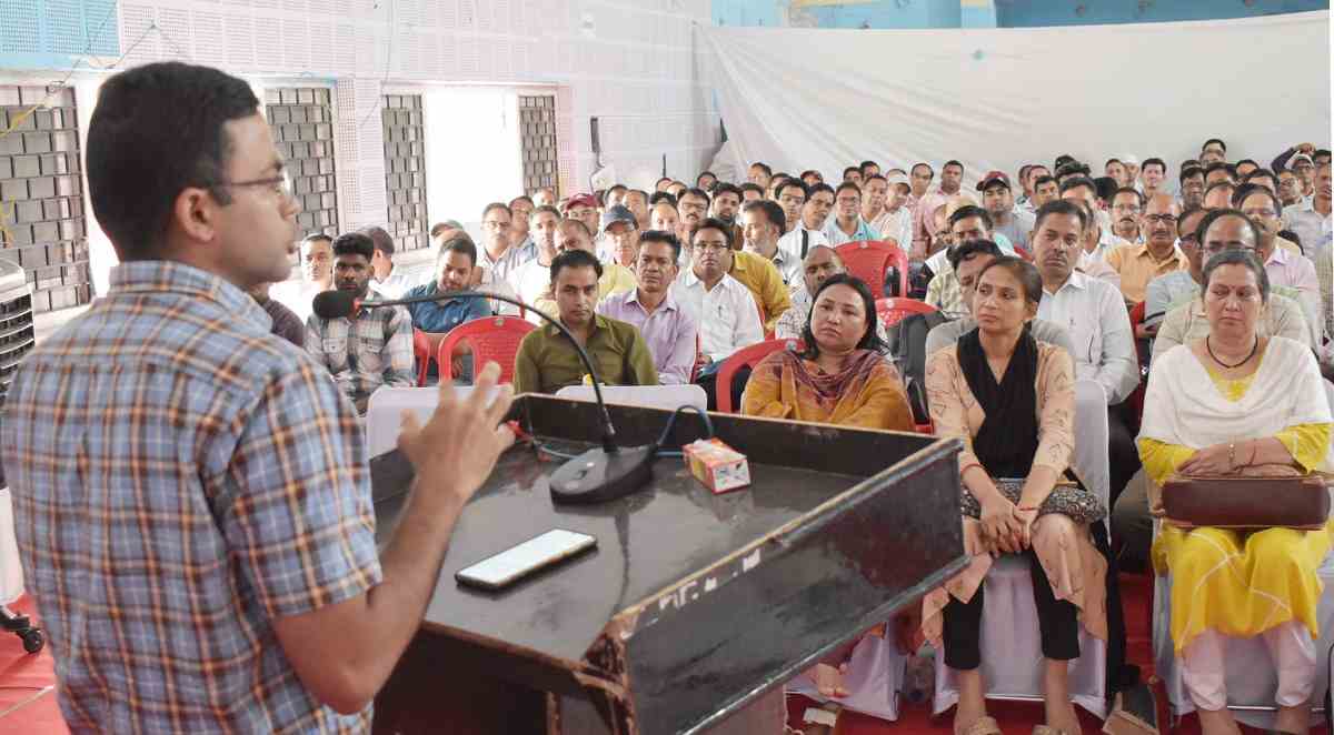 बद्रीनाथ सीट के उप चुनाव के लिए पोलिंग कार्मिकों का दूसरा प्रशिक्षण शुरू