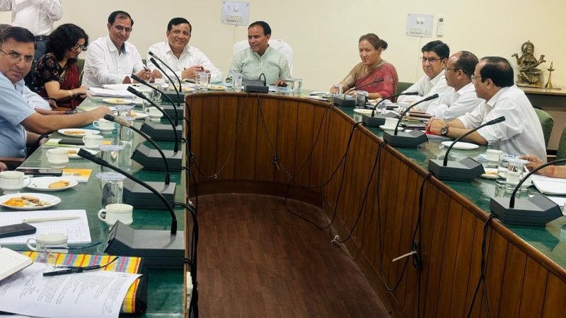 सूबे में शुरू होगी टीचिंग शेयरिंग व्यवस्थाः डॉ. धन सिंह रावत