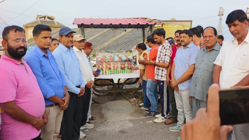 कांग्रेसजनों ने टिहरी में शहीद जवानों को दी श्रद्धांजलि