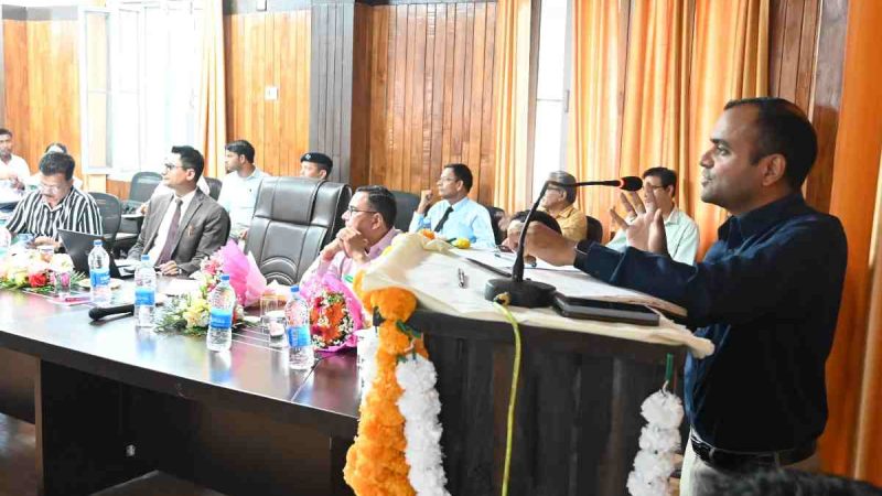 जिलाधिकारी मयूर दीक्षित की पहल पर टिहरी गढ़वाल में कैरियर काउंसिलिंग कार्यक्रम का शुभारंभ