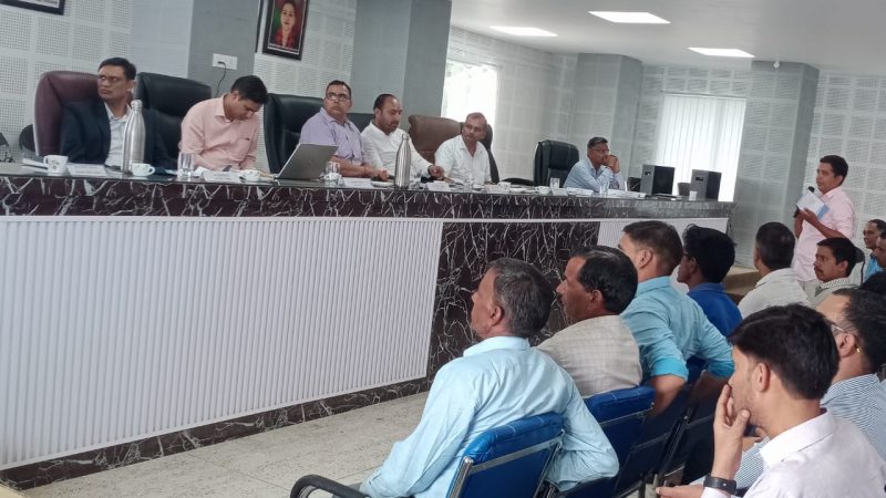 सीडीओ अभिषेक त्रिपाठी ने समस्याओं का समय पर समाधान करने के दिए निर्देश