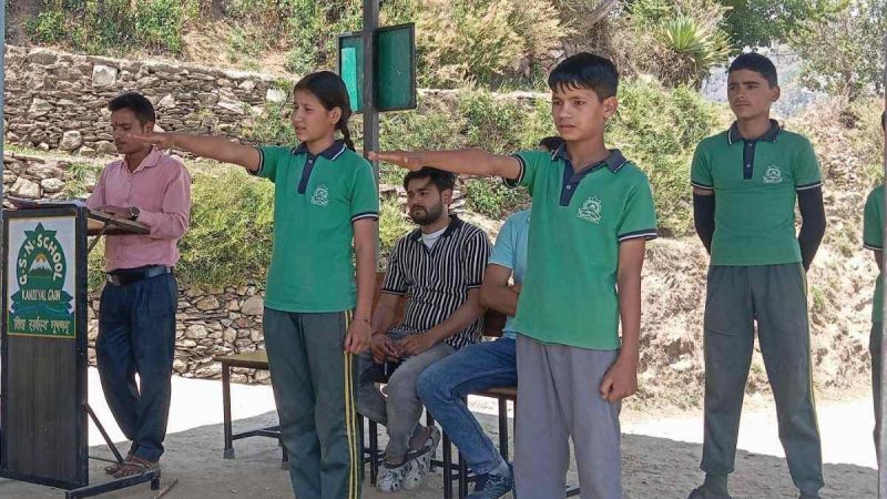 नीरज प्रधानमंत्री एंव आयुष बने सेनापति
