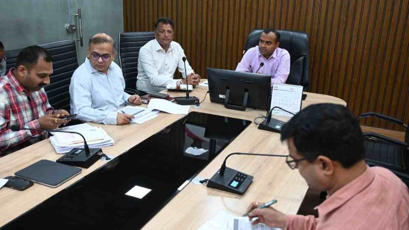 जिलाधिकारी की अध्यक्षता में जिला विकास प्राधिकरण की बैठक सम्पन्न, पार्किंग परियोजनाओं की प्रगति की हुई समीक्षा