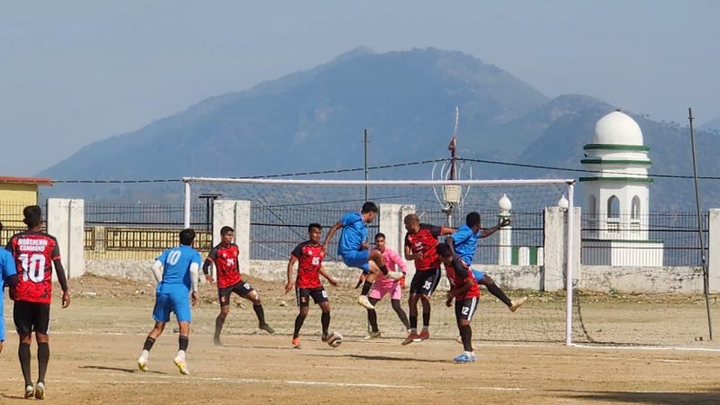 राज्य स्तरीय फुटबॉल ओपन पुरुष प्रतियोगिता: रोमांचक मुकाबलों के बीच नार्थ कमांड फाइनल में पहुँची