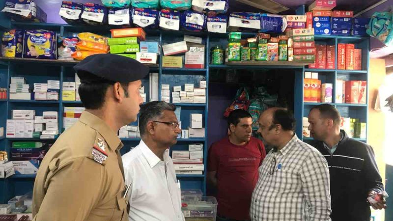 चम्बा बाजार में 10 मेडिकल स्टोरों का औचक निरीक्षण, अनियमितताएँ उजागर