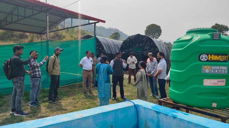 अपर सचिव आयुष एवं राजस्व विभाग ने किया कैछु ग्राम पंचायत का दौरा