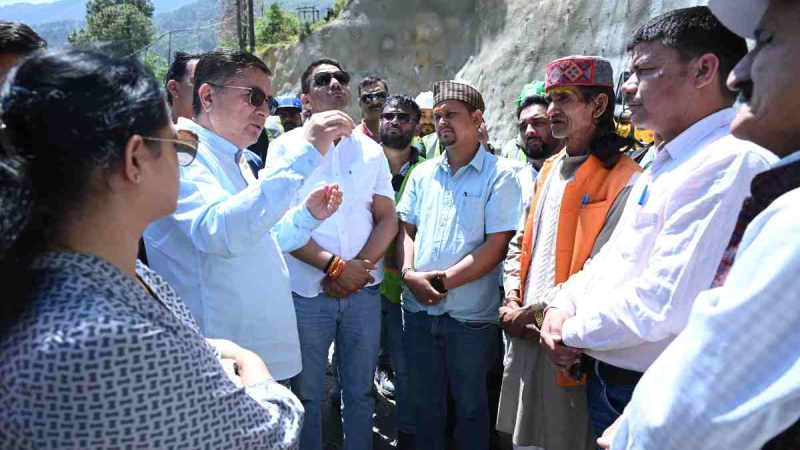 सिलक्यारा-पोलगांव सुरंग का जिलाधिकारी ने किया निरीक्षण, 16 अप्रैल को होगा बहुप्रतीक्षित ब्रेकथ्रू