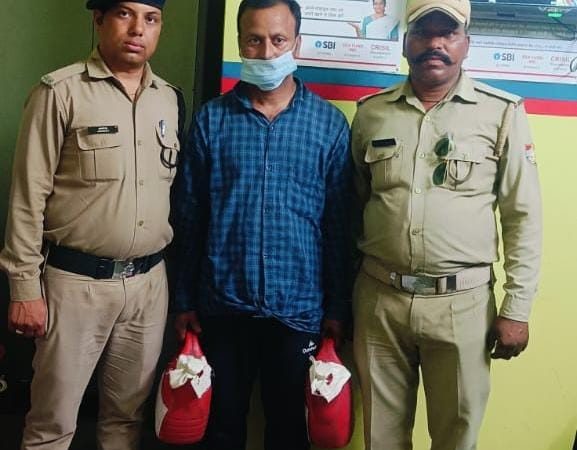 छाम पुलिस ने 10 लीटर अवैध कच्ची शराब के साथ एक व्यक्ति को किया गिरफ्तार