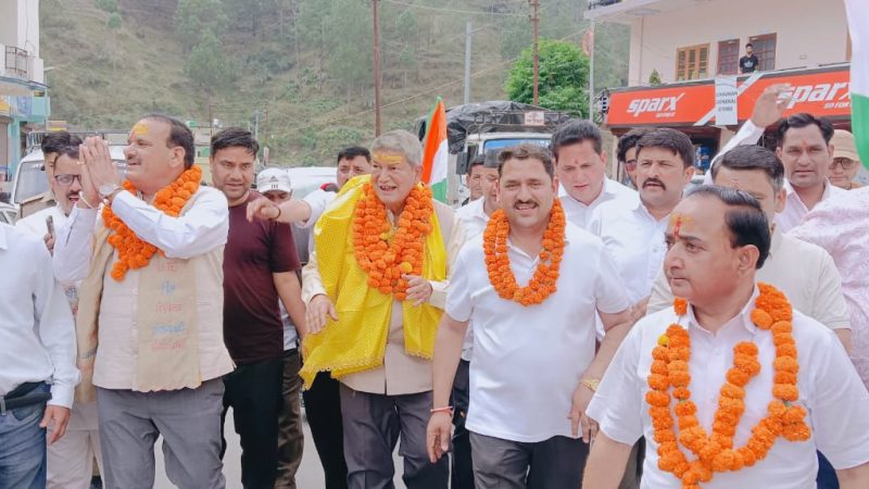 गंगा सम्मान यात्रा पहुंची कण्डीसौड़, कांग्रेसजनों ने किया भव्य स्वागत