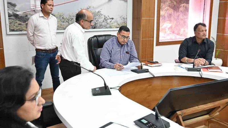 जनता मिलन कार्यक्रम में मुख्य विकास अधिकारी ने सुनीं जन समस्याएं, कई मामलों पर दिए तत्काल निर्देश