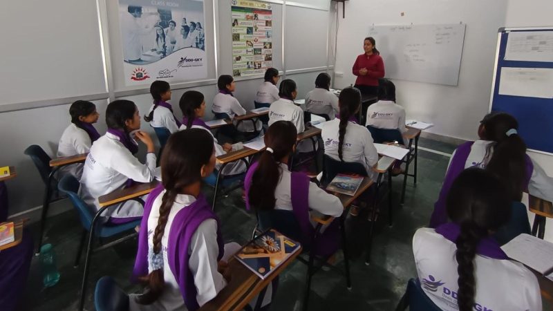पंडित दीनदयाल उपाध्याय ग्रामीण कौशल विकास योजना से टिहरी के युवाओं को मिल रही नई उड़ान